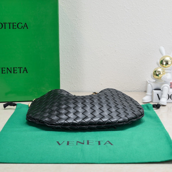 SARDINE 33 WITH CHAIN IN BLACK LAMBSKIN