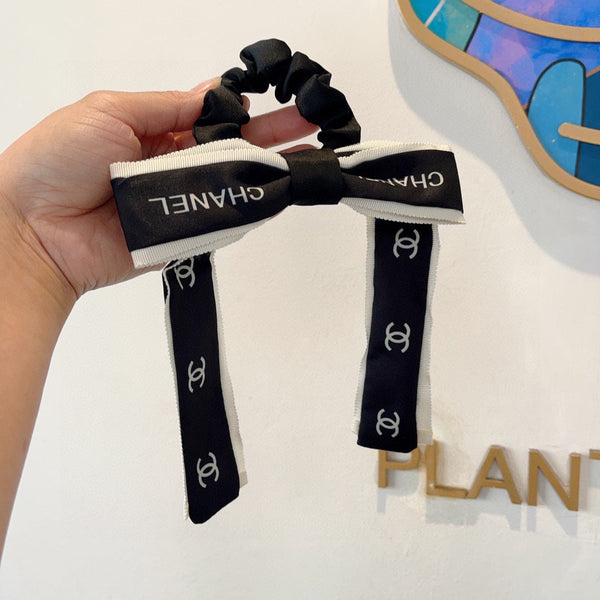 BLACK SILK SCRUNCHIE 432780