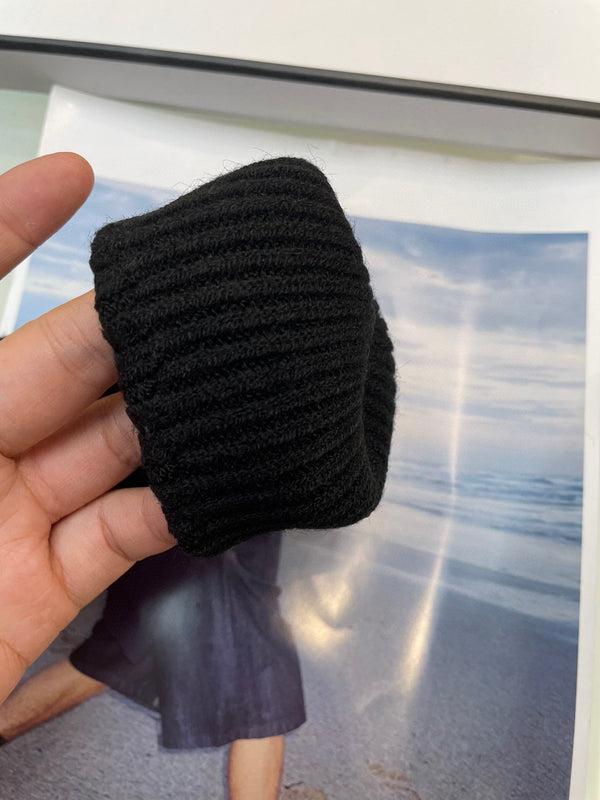 GUANTI IN CASHMERE NERO CON LOGO BIANCO 405907