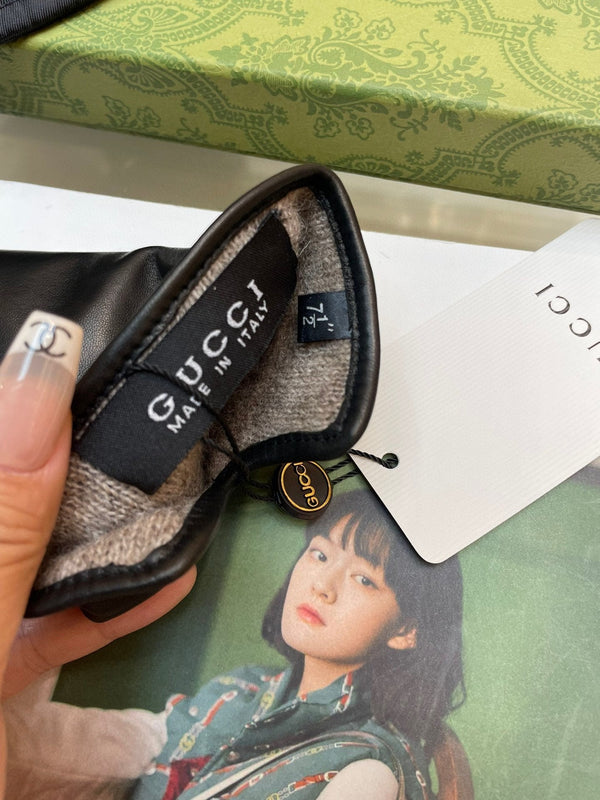 GUANTI IN PELLE DI MONTONE NERA CON FODERA IN CASHMERE 432595