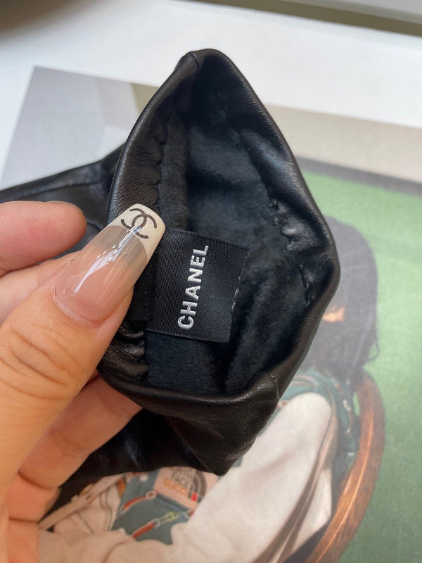 GLOVES IN BLACK LAMBSKIN GOLD HARDWARE 463837