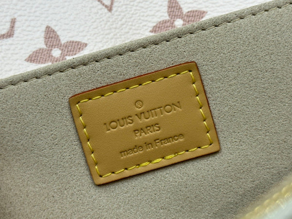 pochette metis east west 21.5 monogram dune canvas