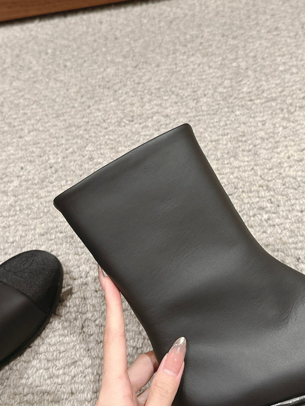 Stivaletto corto CC in pelle di agnello nera con grosgrain