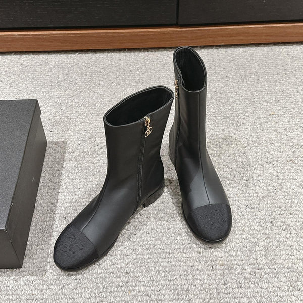 Stivaletto corto CC in pelle di agnello nera con grosgrain