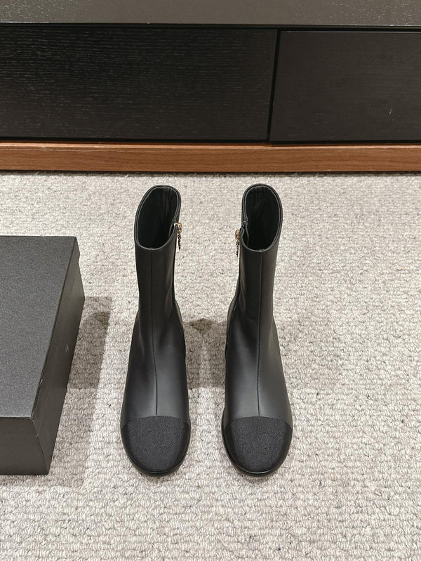 Stivaletto corto CC in pelle di agnello nera con grosgrain