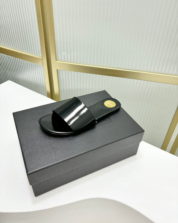 CARLYLE SLIDES IN BLACK GLAZED LEATHER