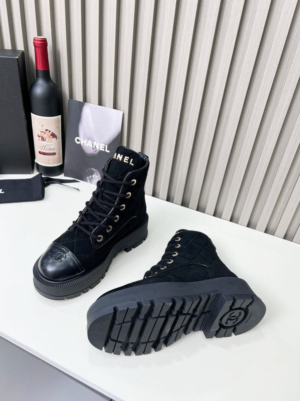 CC Combat Boots In Black Quilted Suede And Lambskin 944576
