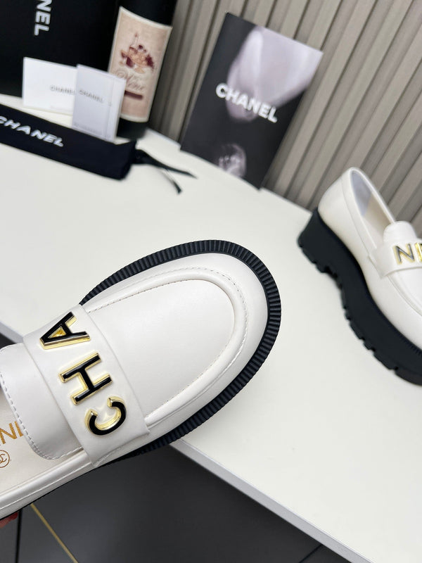 CC Moccasins White Lambskin 944570