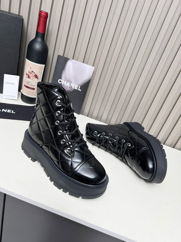 CC Combat Boots In Glossy Black Quilted Lambskin  944580