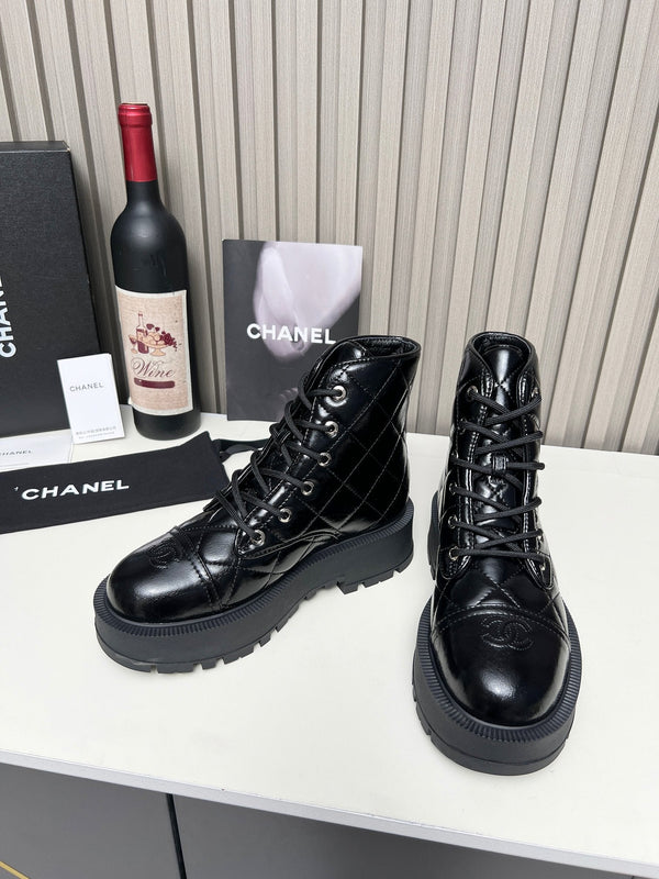 CC Combat Boots In Glossy Black Quilted Lambskin  944580