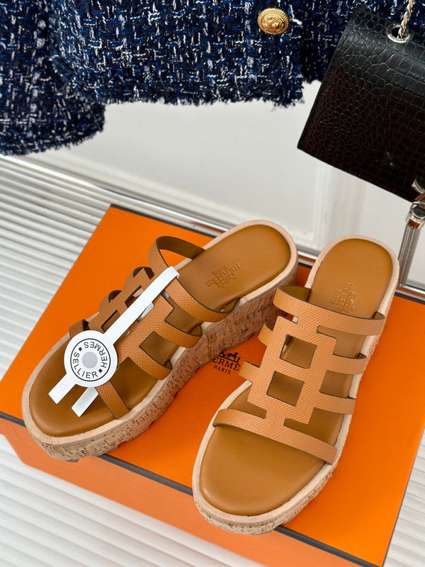 SANDALO ISABELLA IN PELLE DI VITELLO MARRONE LUCIDO