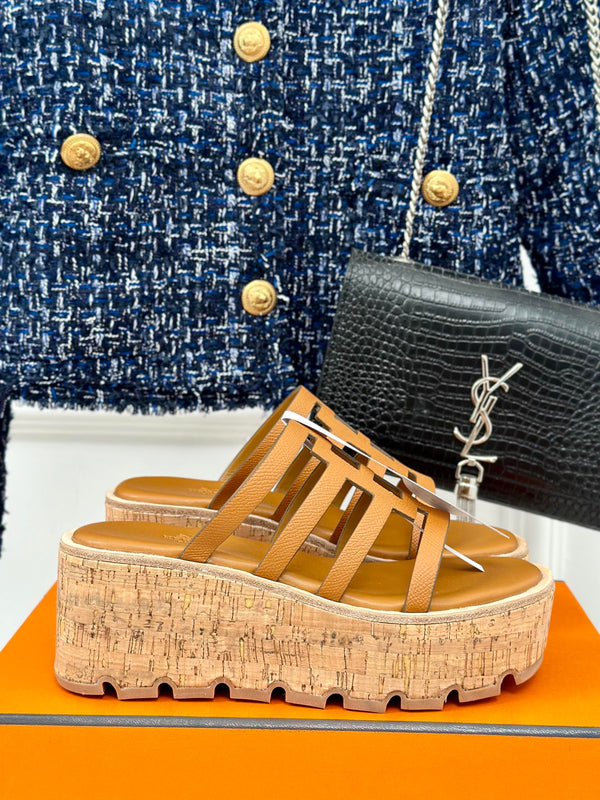 SANDALO ISABELLA IN PELLE DI VITELLO MARRONE LUCIDO