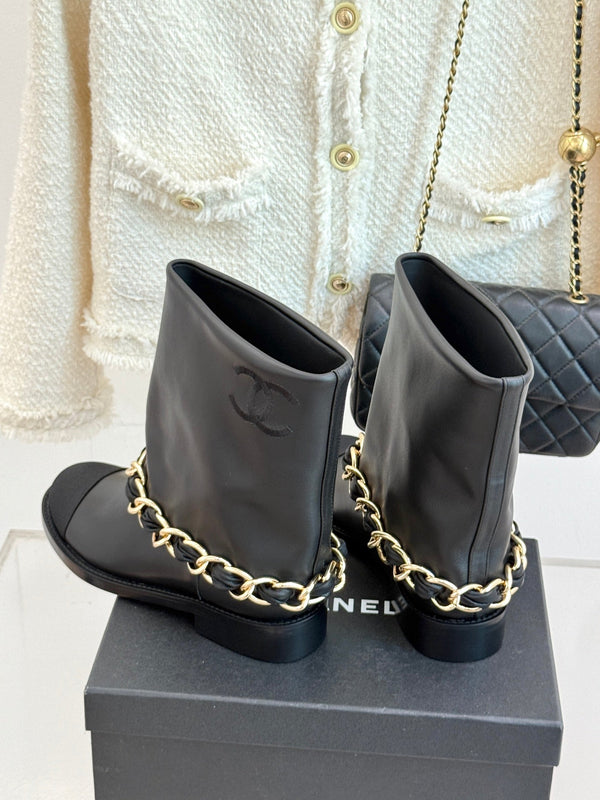 Chanel 25 Large Chain Flat-solved Boot Black Lambskin 465422