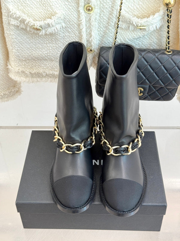 Chanel 25 Large Chain Flat-solved Boot Black Lambskin 465422