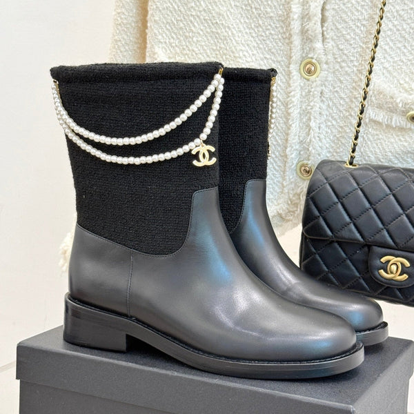 Chanel 25 Four-Leaf Clover Pearls Double C Boots Black Woven Sheepskin 465405
