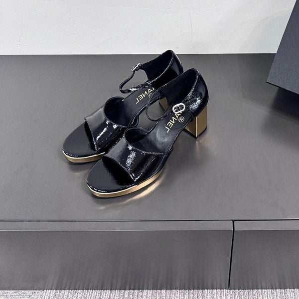 SANDALI CON TACCO A BLOCCO IN PELLE DI MONTONE NERA