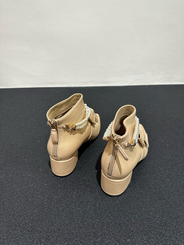 CC Ankle Boots Beige Bow Tie Cowhide