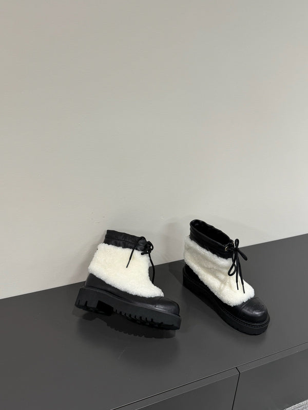 CC 25ss Martin Snow Boots White Black Cowhide & Lambswool 417823