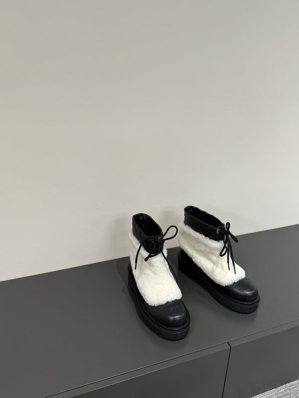 CC 25ss Martin Snow Boots White Black Cowhide & Lambswool 417823