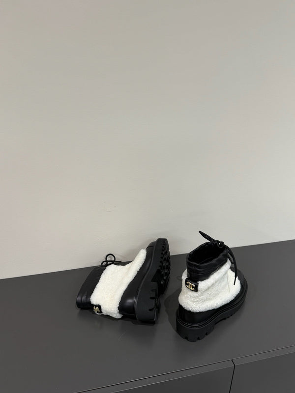 CC 25ss Martin Snow Boots White Black Cowhide & Lambswool 417823