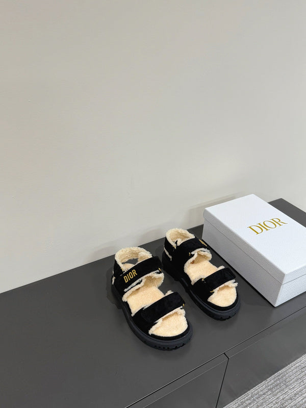 Dioract Sandal In Black Suede And Wool Fleece Lining 109869