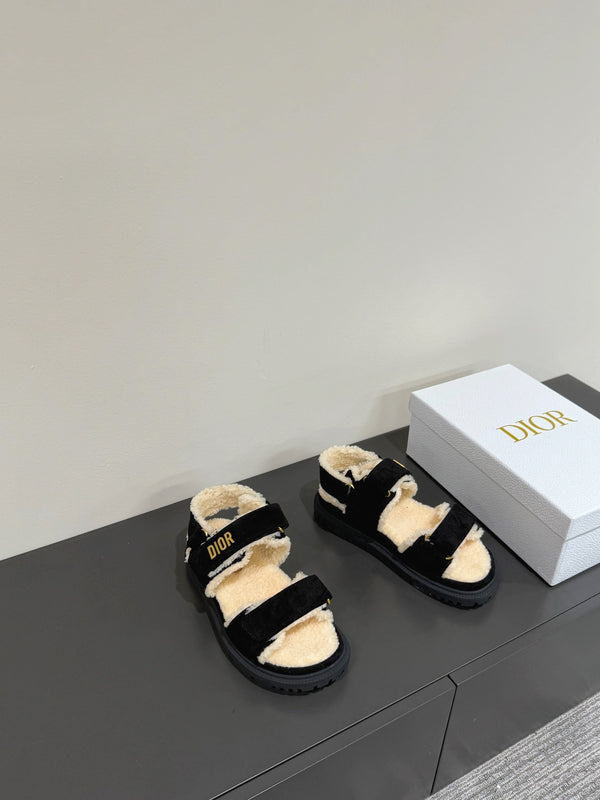 Dioract Sandal In Black Suede And Wool Fleece Lining 109869
