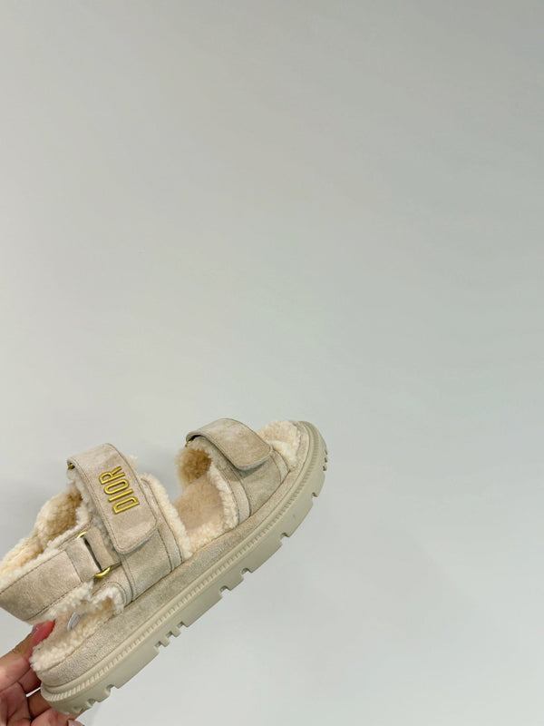 Dioract Sandal In Light Grey Suede And Wool Fleece Lining 109873