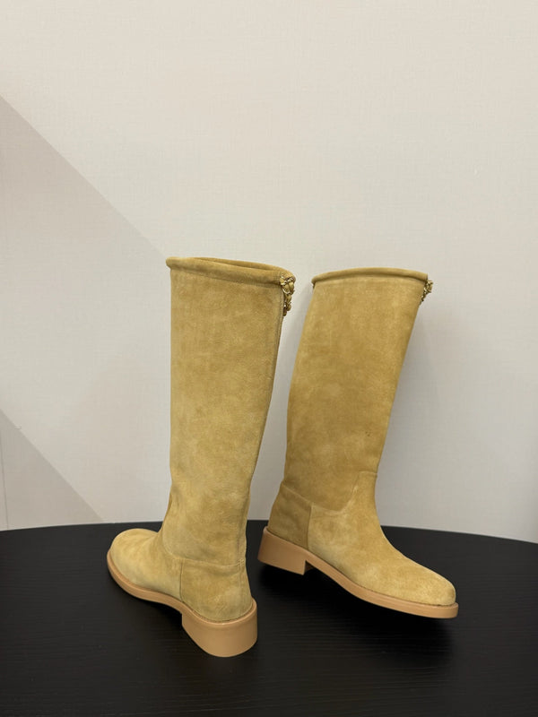 CC 25s Stivali da cavaliere lunghi con catena piatta in pelle scamosciata e pecora beige 417844