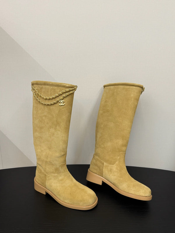 CC 25s Stivali da cavaliere lunghi con catena piatta in pelle scamosciata e pecora beige 417844