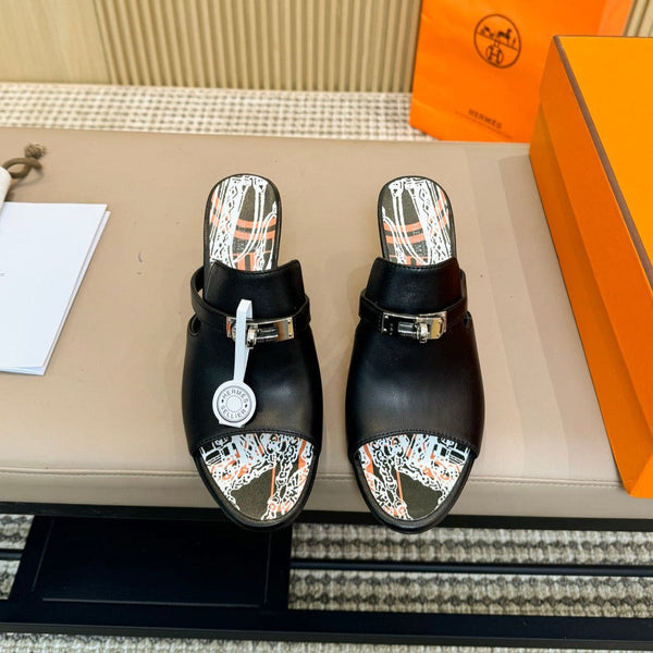 HEDEN MULE 80 IN PELLE DI VITELLO NERA CON FANTASIA