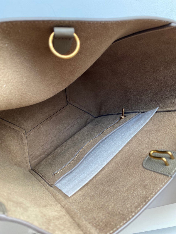 BORSA A SECCHIELLO 33 IN PELLE DI VITELLO MARRONE ARACHIDI CON TRACOLLA A SECCHIELLO