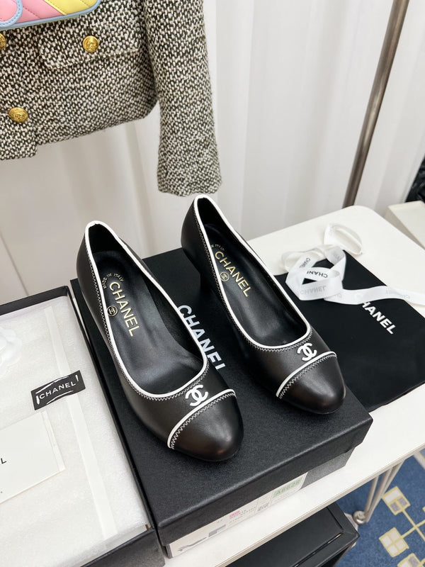 CC Slingback With White Contrast Stitching Black Lambskin 476707