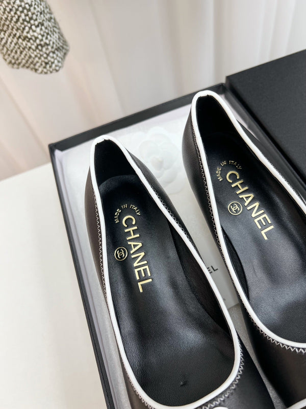 CC Slingback With White Contrast Stitching Black Lambskin 476707