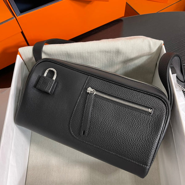 BOSTON NOUVEAU ON BOBY 29 SHOULDER BAG IN BLACK CALFSKIN