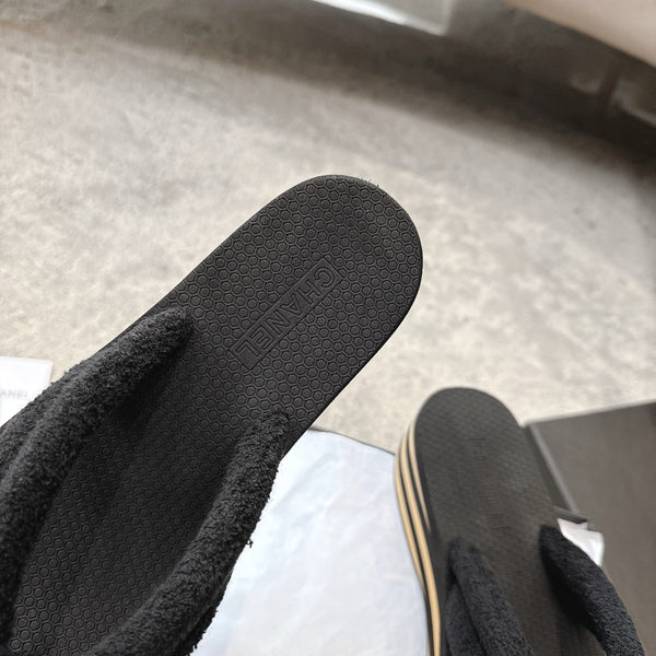CC 25 Thong Slippers Black Woolen Cloth 311099