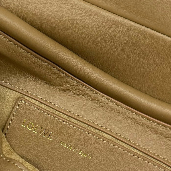 Loew Paseo Shoulder Bag 25cm Light Brown Cowhide