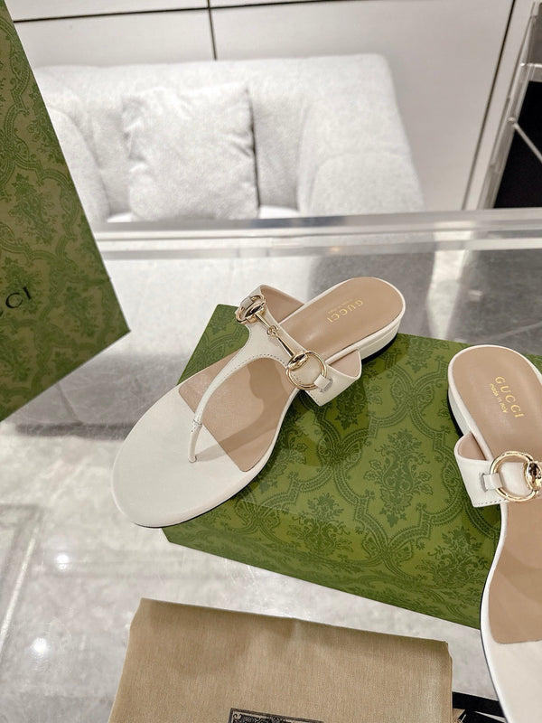 Sandali infradito con morsetto GC in pelle avorio 292476