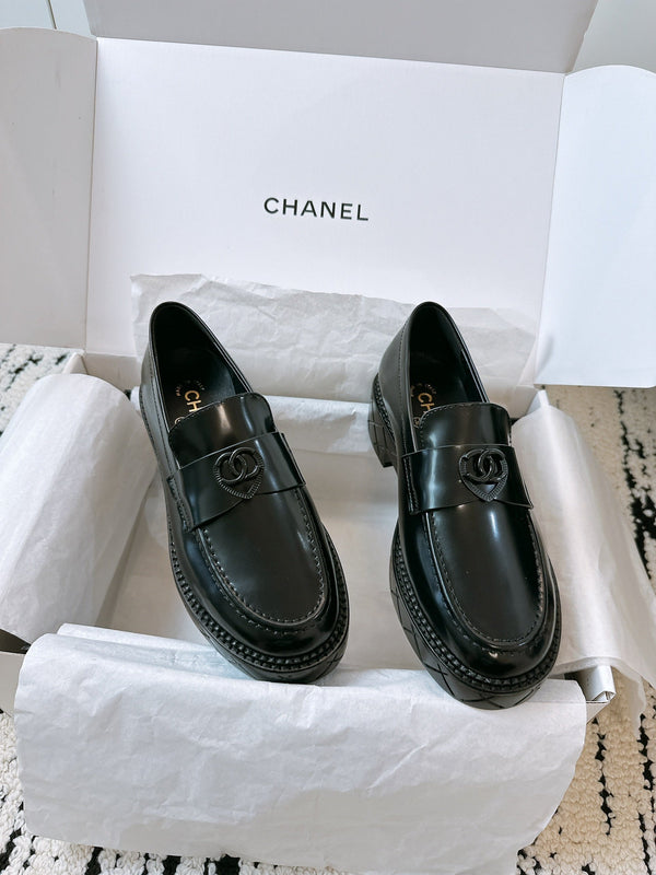 CC Moccasins 45mm In Black Glossy Lambskin 144633