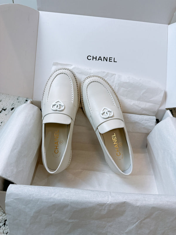 CC Moccasins 45mm In White Lambskin 144635