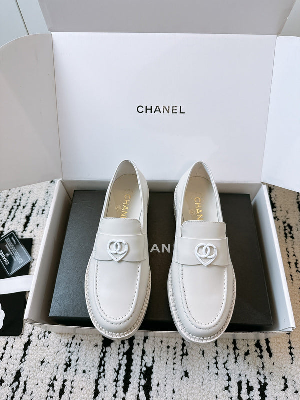CC Moccasins 45mm In White Lambskin 144635