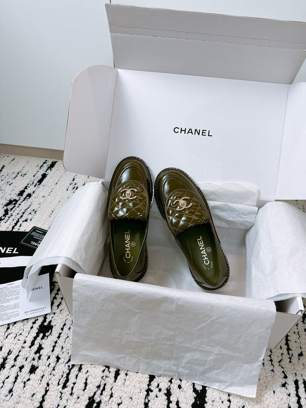CC Moccasins 25mm In Moss Green Glossy Lambskin 144643