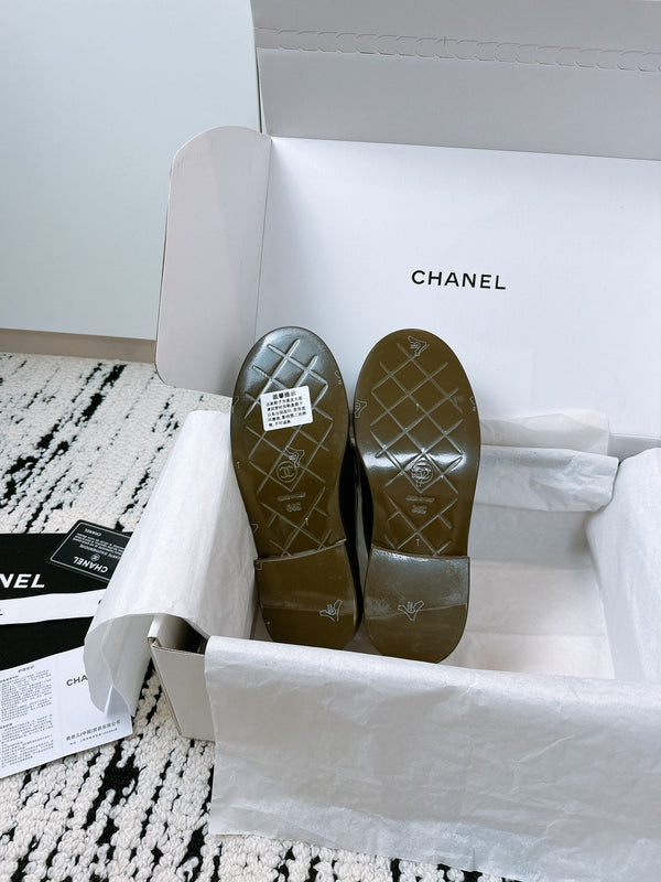 CC Moccasins 25mm In Moss Green Glossy Lambskin 144643