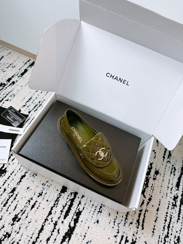 CC Moccasins 25mm In Moss Green Glossy Lambskin 144643