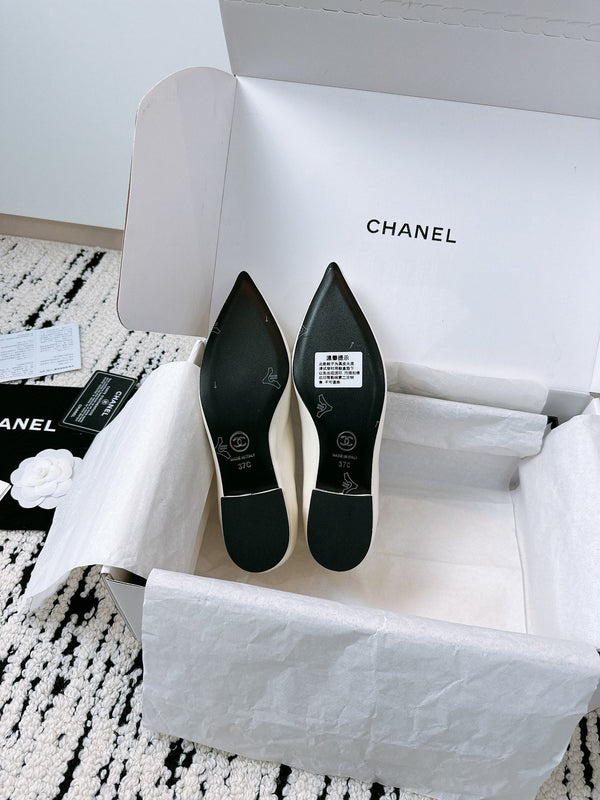 Ballerine CC in pelle di agnello bianca lucida 144669