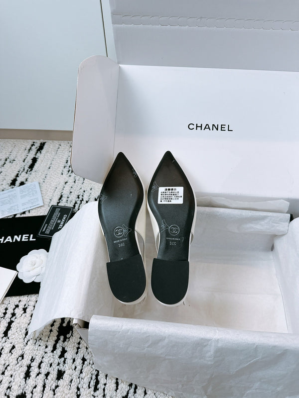 Ballerine CC Slinback in pelle di agnello bianca lucida 144673