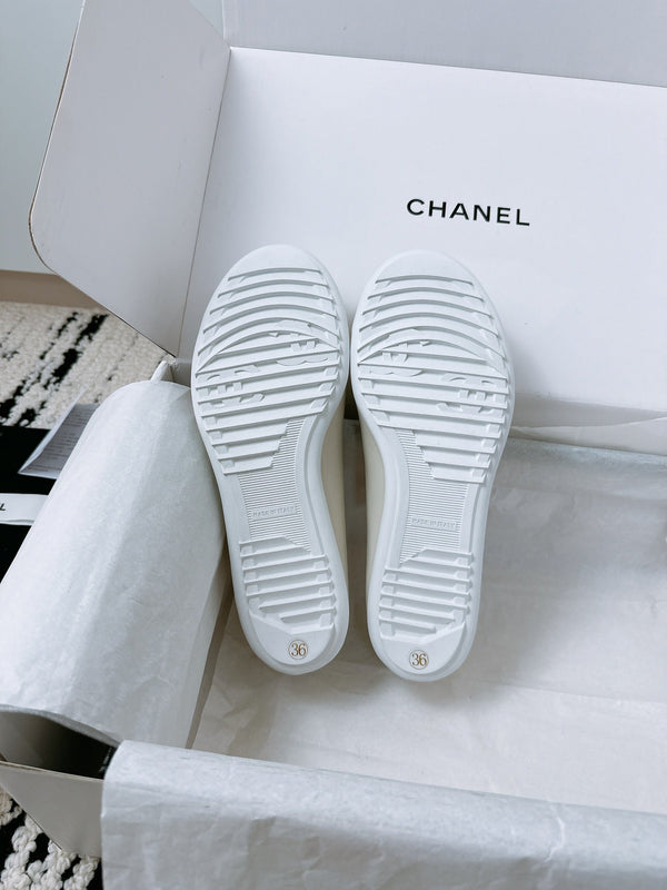 CC Mary Janes 15mm In White Patent Leather 144722