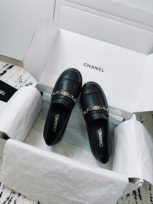 CC Moccasins 55mm In Black Lambskin With Chain 144479