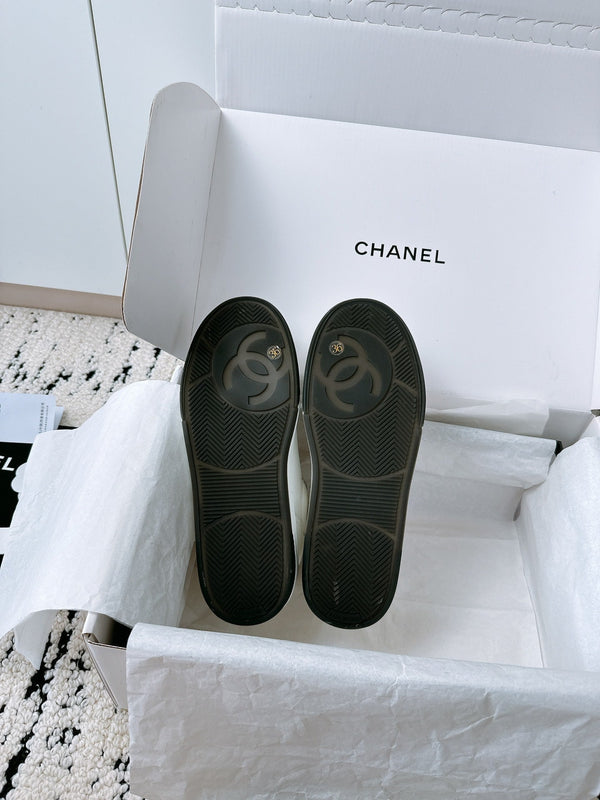 CC Sneaker In White Lambskin 144511