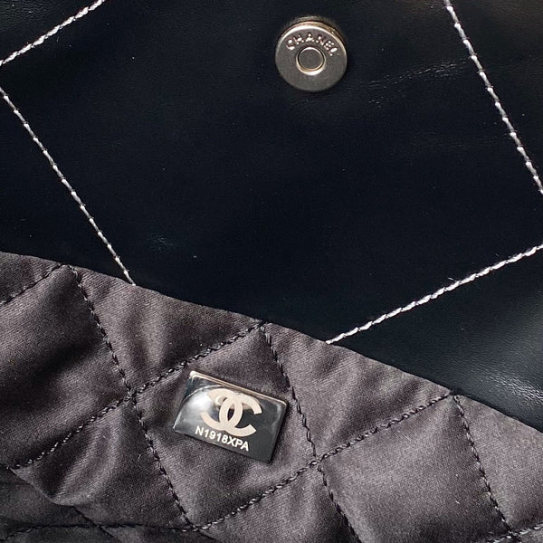 cc 22 hobo 35cm pelle di agnello nera e argento hardware argento