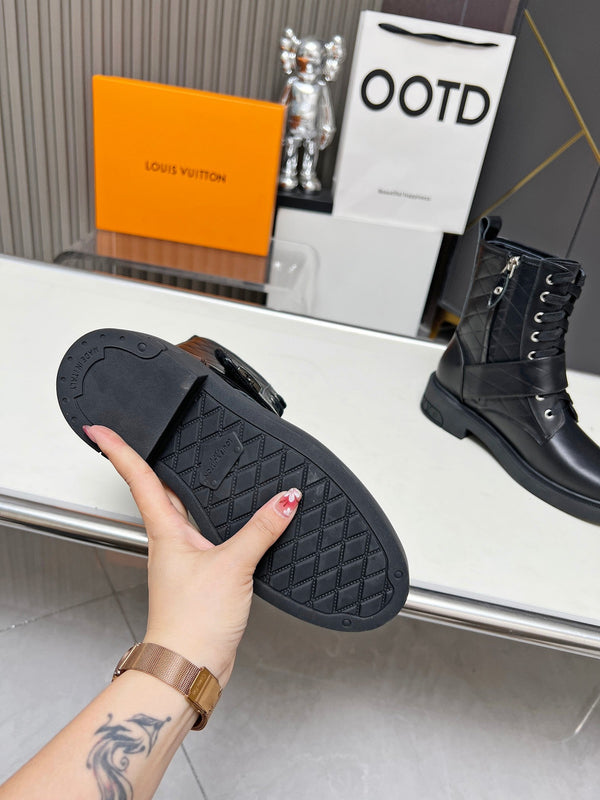 LV Citizen Flat Ranger Boot in pelle di vitello nera liscia